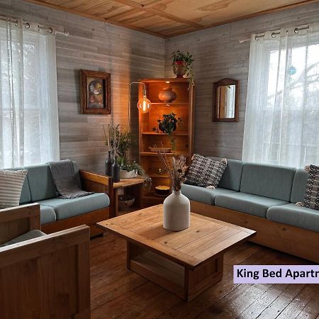 Retreat Near Beaches Глостър Екстериор снимка